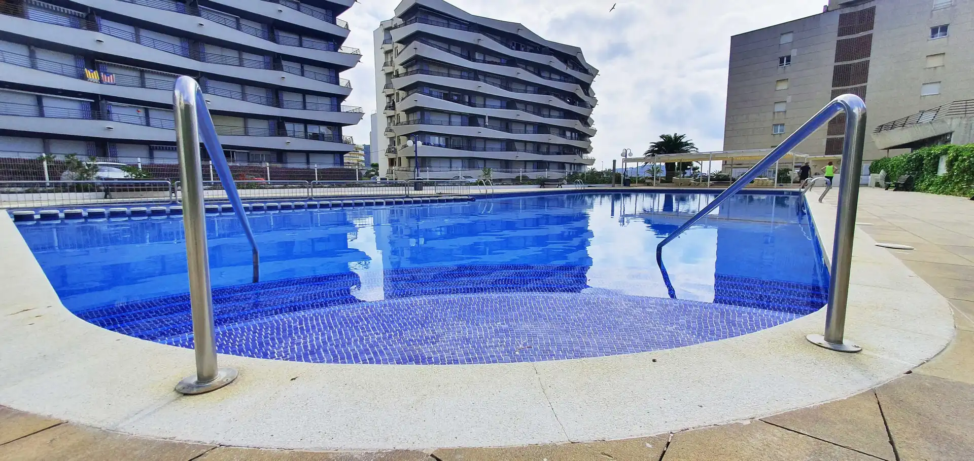 Piscina de Piso en venta en L'Estartit con Terraza y Piscina comunitaria