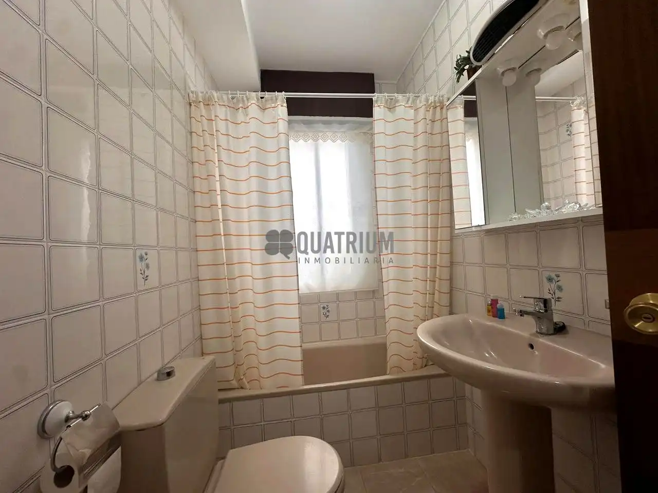 Bathroom of Flat for sale in A Estrada   with Terrace and Furnished