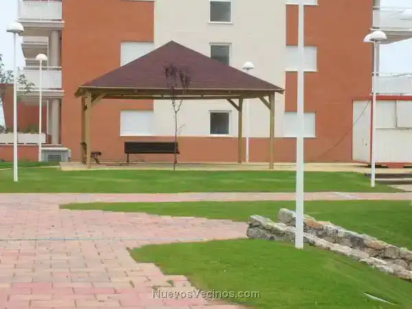 Außenansicht von Wohnung zur Miete in Almenara mit Klimaanlage, Abstellraum und Schwimmbad