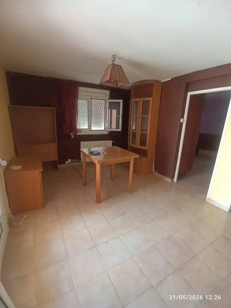 Schlafzimmer von Wohnung zum Verkauf in Berga mit Heizung, Waschmaschine und Balkon
