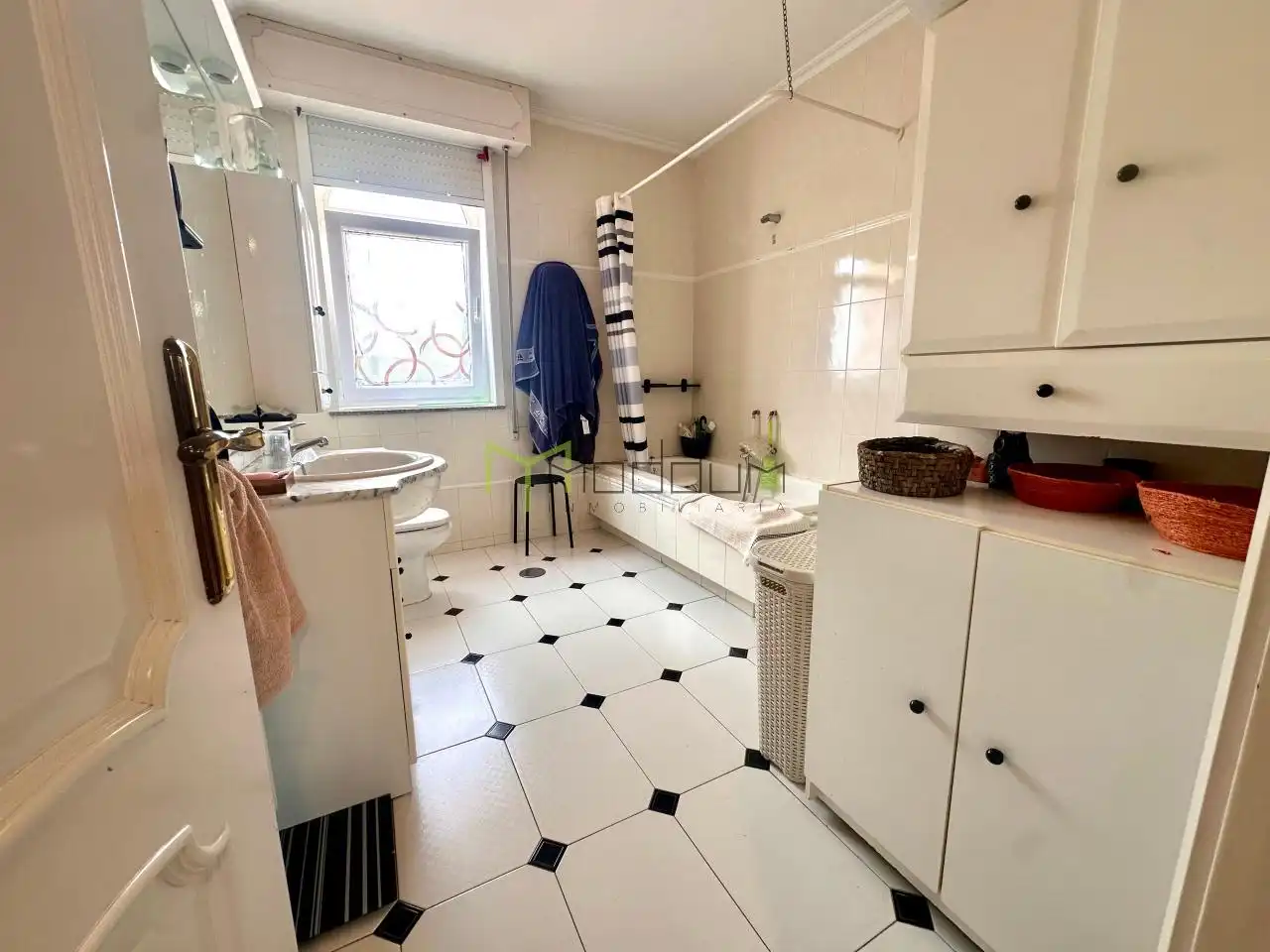 Bany de Casa o xalet en venda en Teo amb Calefacció, Jardí privat i Terrassa