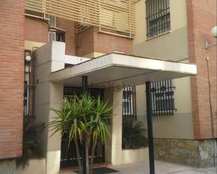 Exterior view of Flat to rent in  Sevilla Capital  with Air Conditioner, Private garden and Terrace