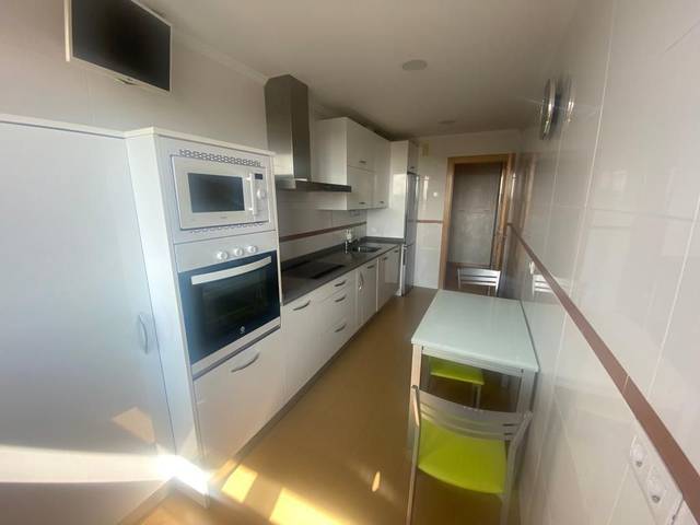 Piso en Alquiler en Calle Oxford en Universidad - Las Huelgas