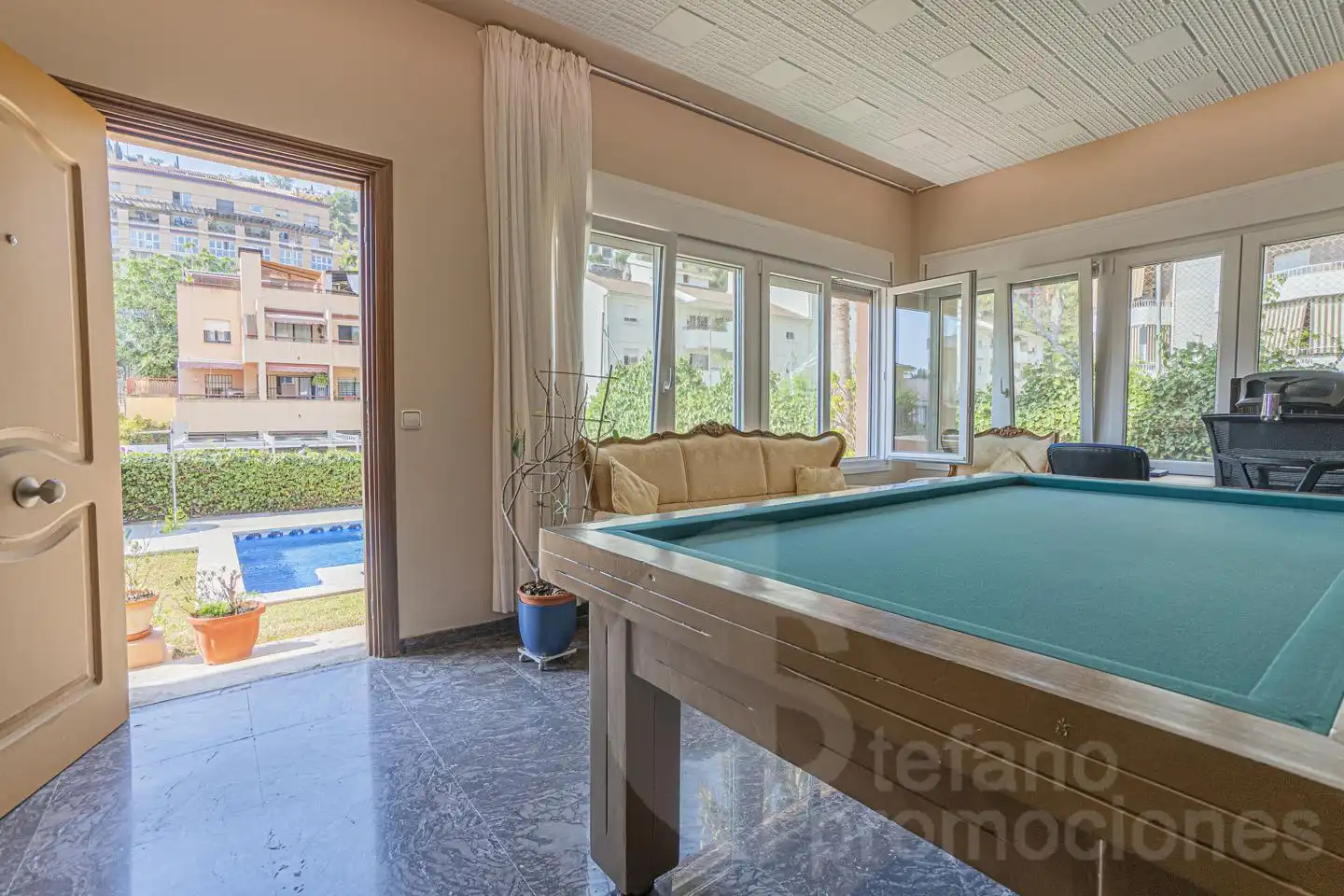 Schwimmbecken von Haus oder Chalet zum Verkauf in Málaga mit Klimaanlage, Privatgarten und Terrasse