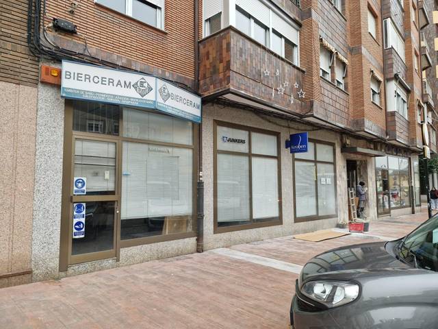 Local comercial en Alquiler en Avenida AMERICA, 10 en Zona Alta