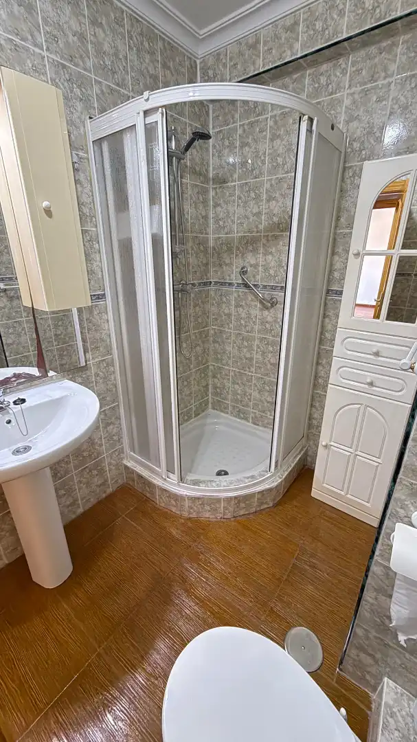 Baño de Piso de alquiler en Málaga con Aire acondicionado, Terraza y Horno