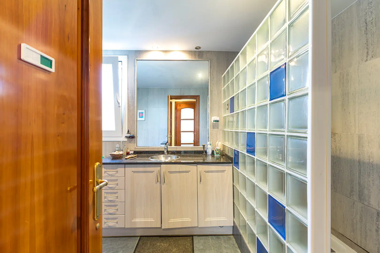 Baño de Casa o chalet en venta en Cubelles con Aire acondicionado, Calefacción y Jardín privado