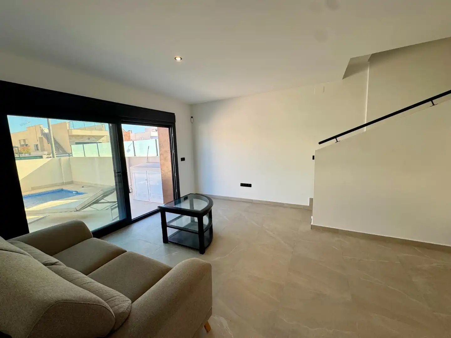 Casa aparellada amb piscina en venda a Calle Manuel de Falla 13, imagen 24