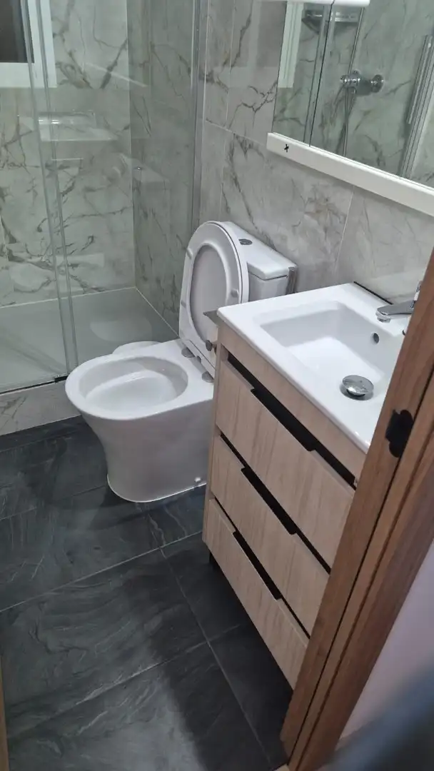Badezimmer von Wohnungen zum Verkauf in Albacete