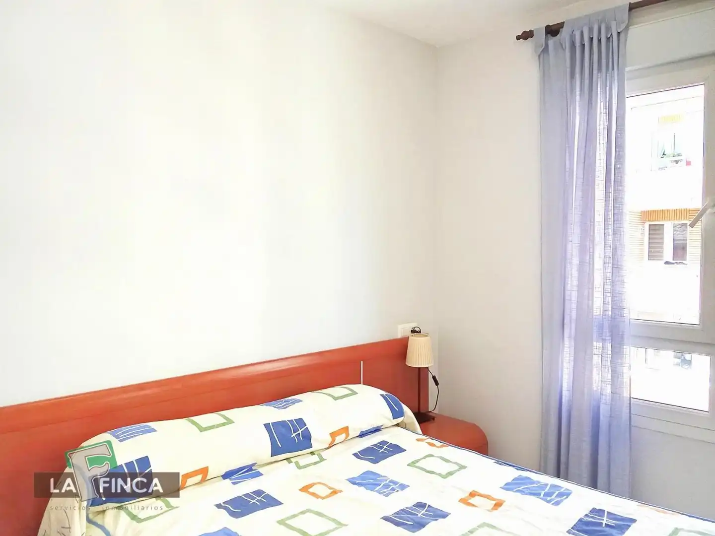 Habitación de Apartamento en venta en Gijón  con Calefacción, Parquet y Trastero