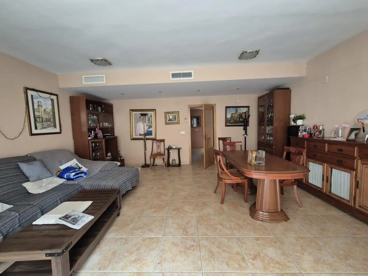 Sala d'estar de Casa o xalet en venda en Alicante / Alacant amb Aire condicionat, Jardí privat i Terrassa