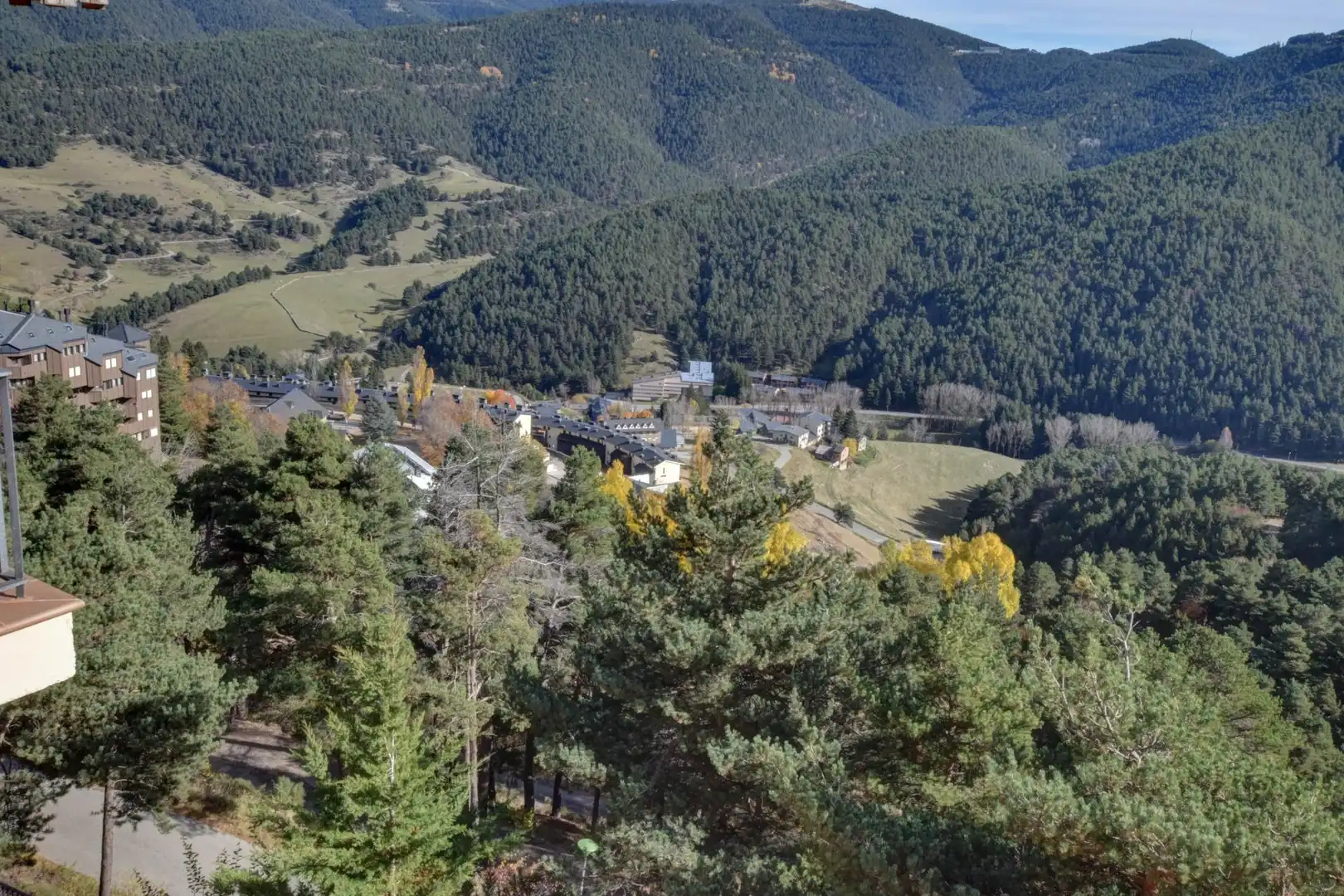 Vista exterior de Apartamento en venta en Alp con Aire acondicionado, Calefacción y Terraza