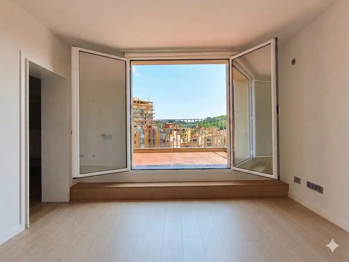 Balcony of Attic for rent in Girona  with Air Conditioner, Heating and Terrace