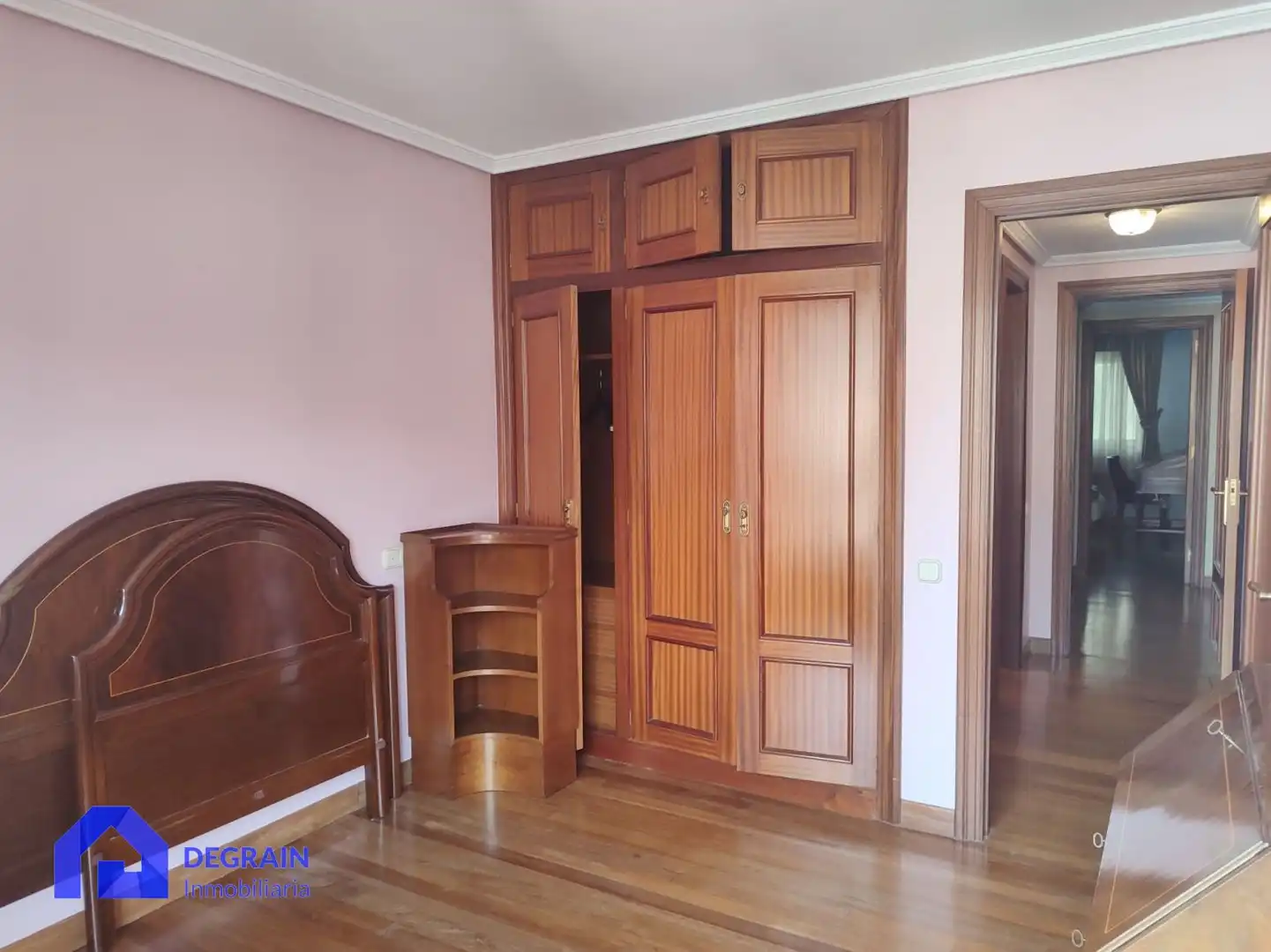 Habitación de Piso de alquiler en Oviedo  con Terraza y Trastero