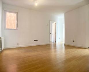 Living room of Flat to rent in  Madrid Capital  with Heating, Parquet flooring and Oven