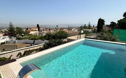 Piscina de Casa o xalet en venda en Alhaurín de la Torre amb Terrassa i Piscina