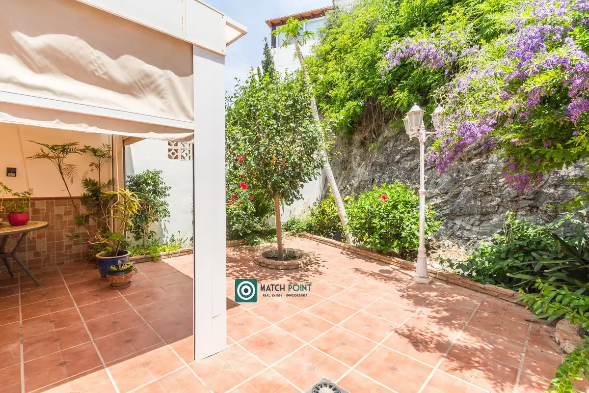Garden of Detached homes for sale in Almuñécar