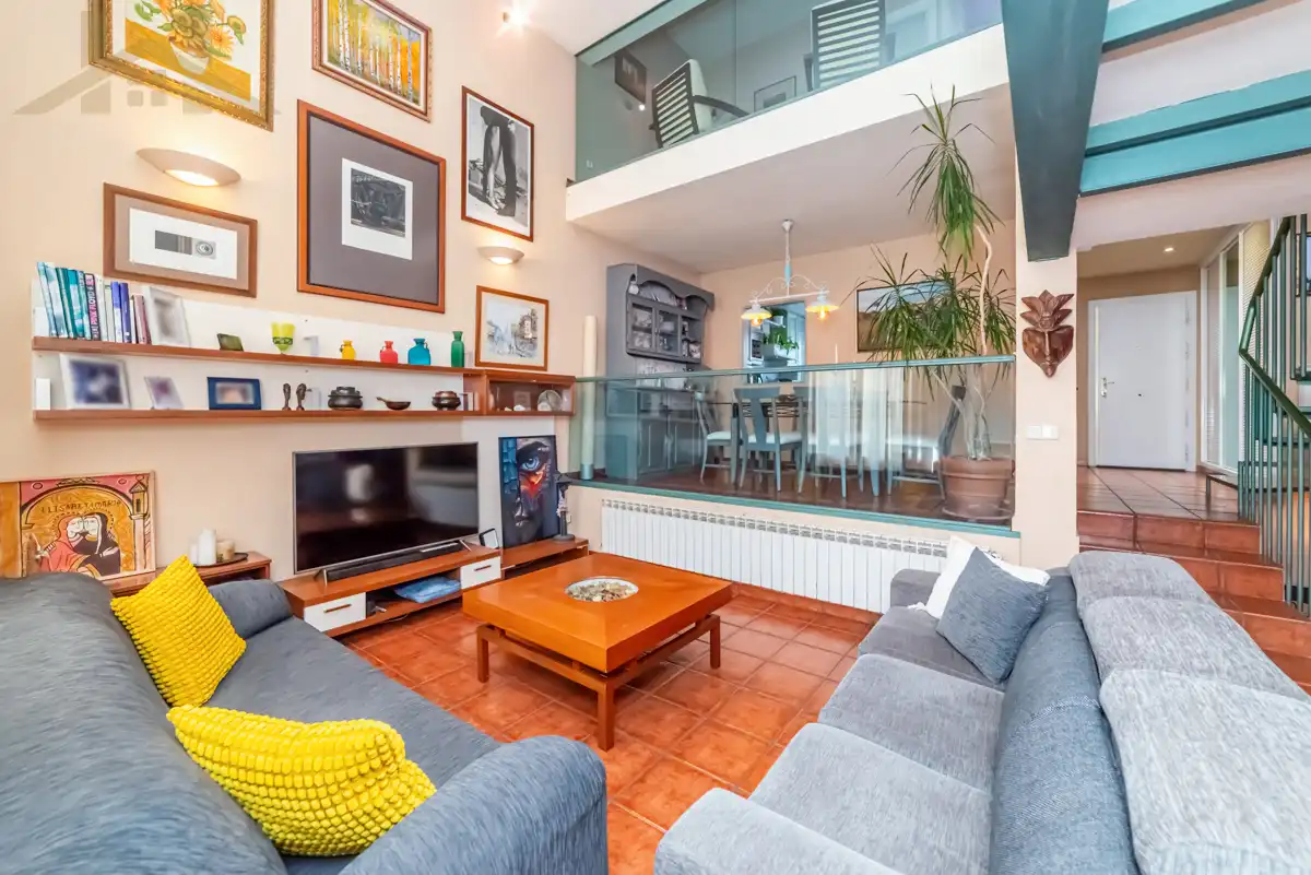 Sala de estar de Casa adosada en venta en Leganés con Aire acondicionado, Calefacción y Jardín privado