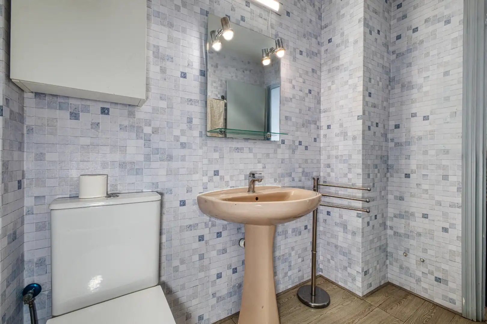 Badezimmer von Wohnung zum Verkauf in Jijona / Xixona mit Klimaanlage, Heizung und Parkett