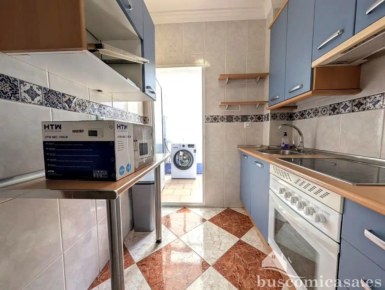 Cuina de Pis de lloguer en Linares amb Aire condicionat, Moblat i Balcó