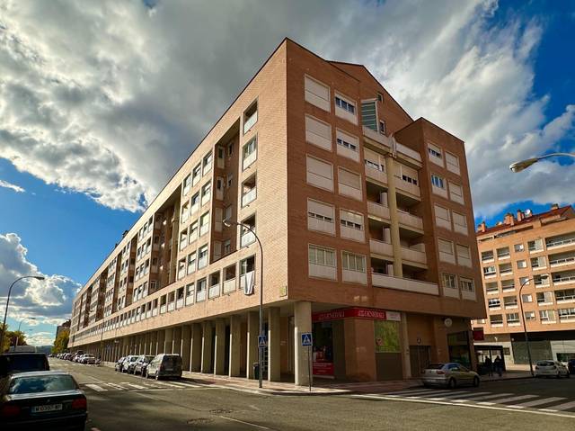 Piso en Venta en Calle Remiro de Goñi, 8 en Echavacóiz