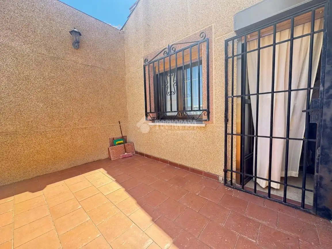 Terrasse von Einfamilien-Reihenhaus zum Verkauf in Yepes mit Klimaanlage, Heizung und Terrasse