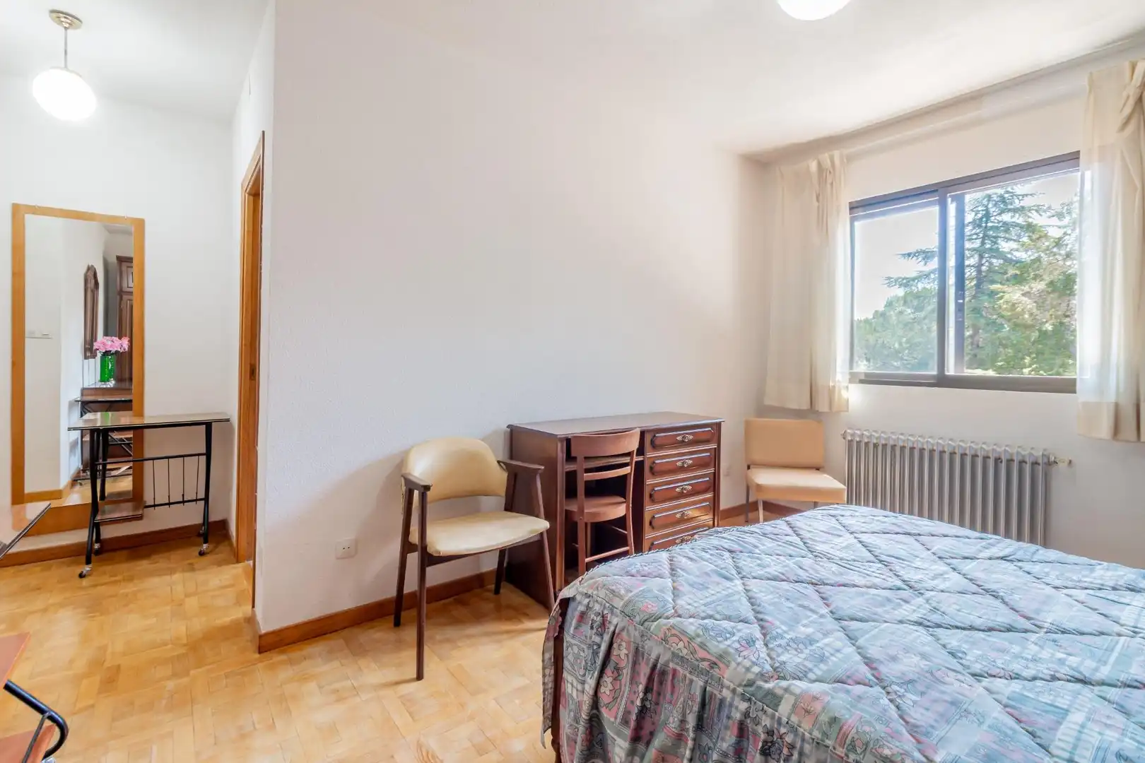 Dormitori de Casa o xalet en venda en Las Rozas de Madrid amb Calefacció, Jardí privat i Parquet