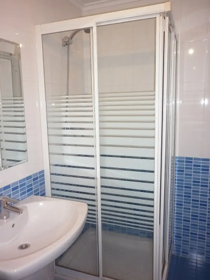 Bany de Pis de lloguer en Oviedo  amb Calefacció i Parquet