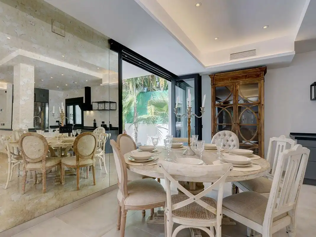 Esszimmer von Haus oder Chalet zur Miete in Marbella mit Klimaanlage, Privatgarten und Terrasse