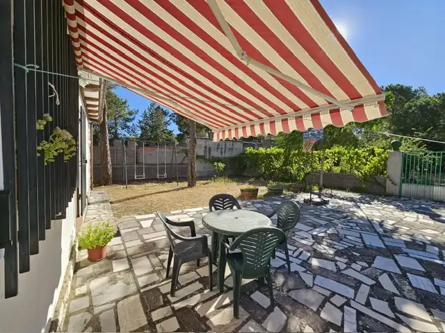 Terrassa de Casa o xalet en venda en Cuéllar amb Calefacció, Jardí privat i Traster