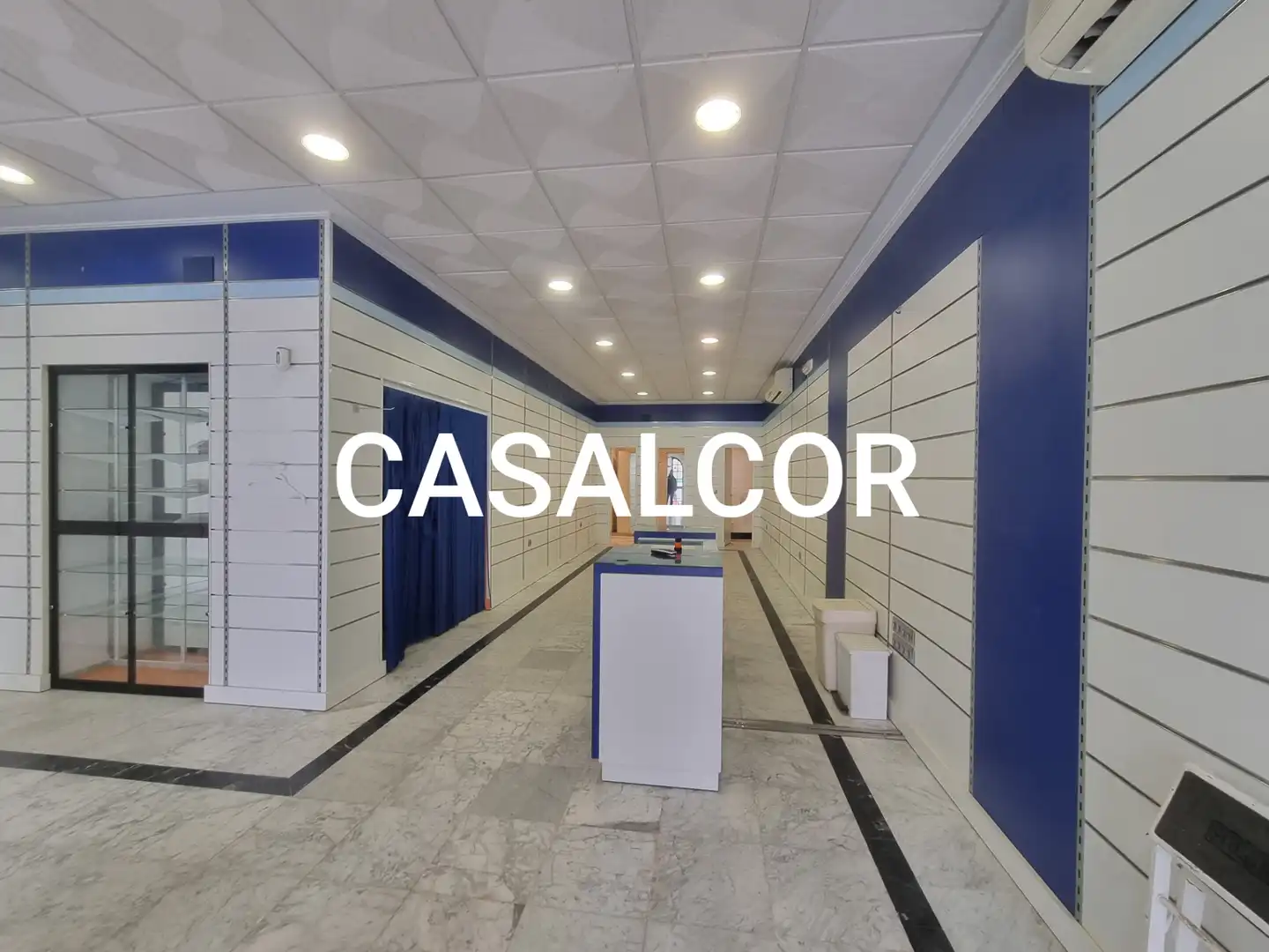 Local de alquiler en Mairena del Alcor con Aire acondicionado, Calefacción y Amueblado