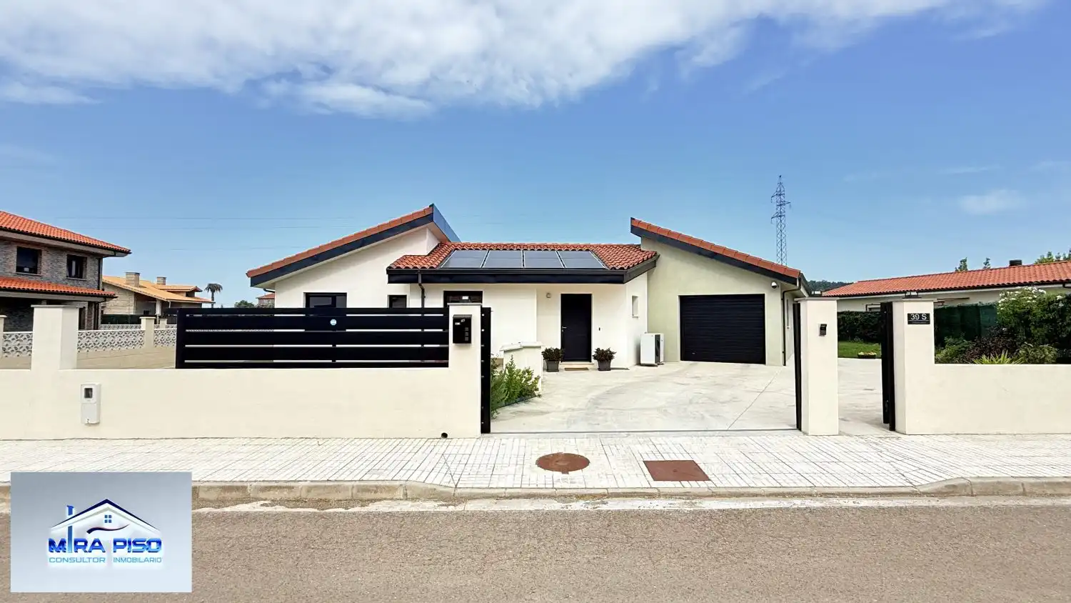 Vista exterior de Casa o chalet en venta en Las Rozas de Valdearroyo  con Calefacción, Terraza y Trastero