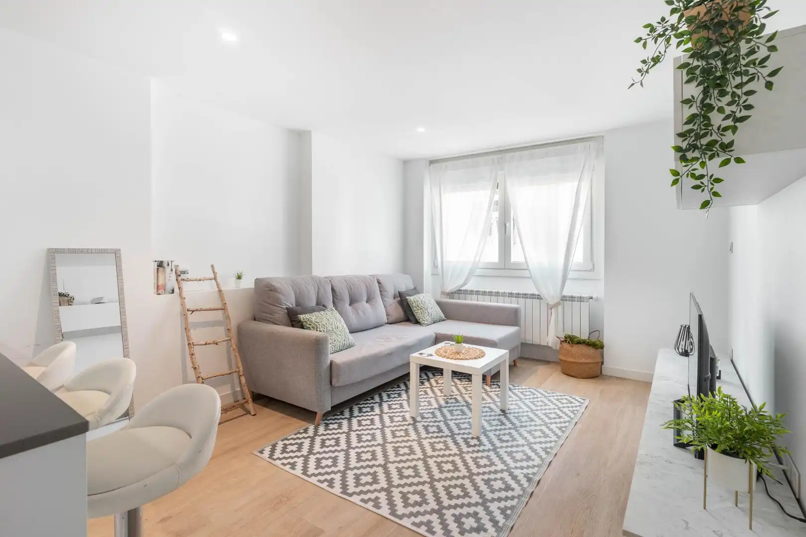 Wohnzimmer von Wohnungen zum Verkauf in Gozón mit Klimaanlage, Heizung und Abstellraum