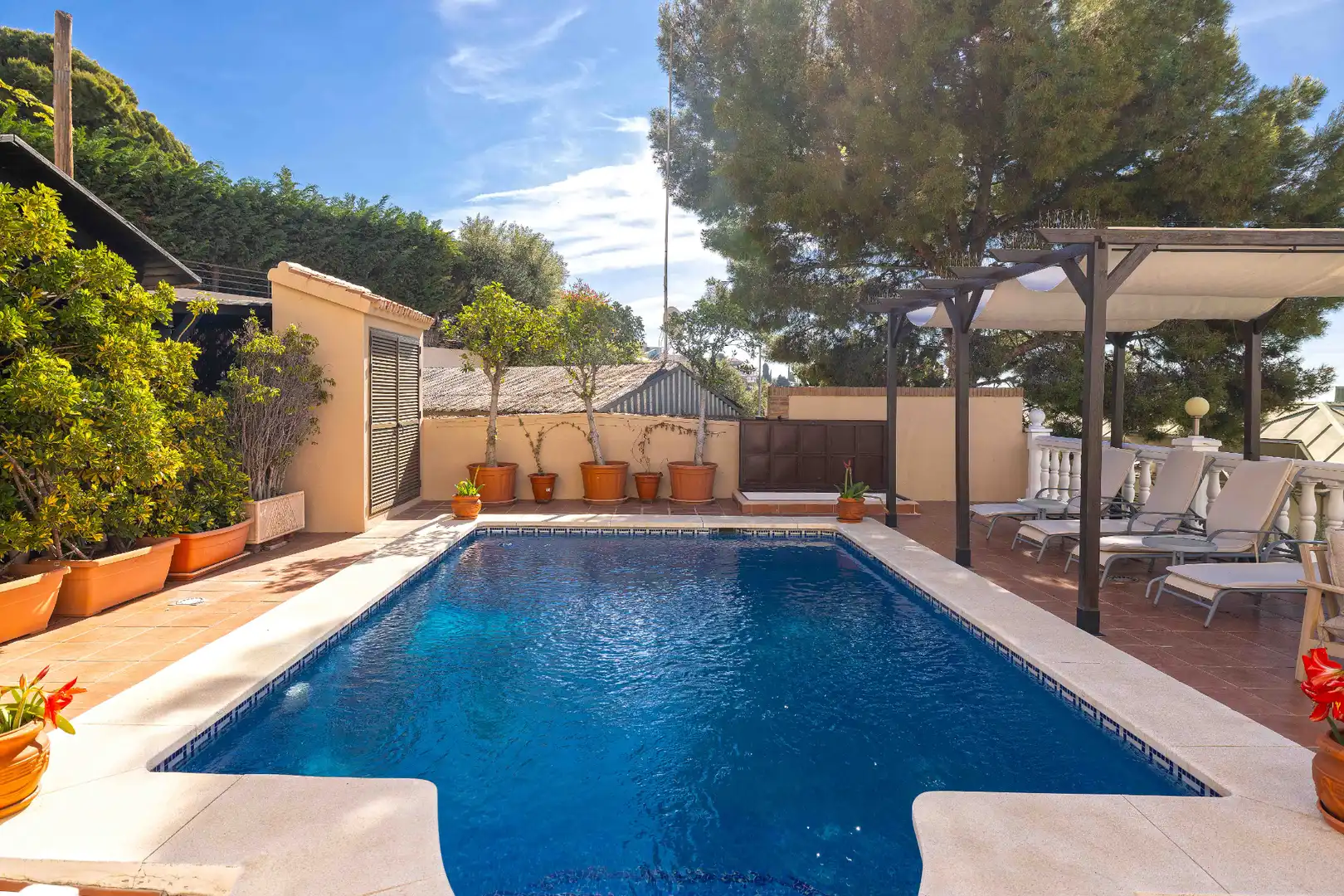 Piscina de Casa o xalet en venda en Málaga amb Aire condicionat, Calefacció i Jardí privat