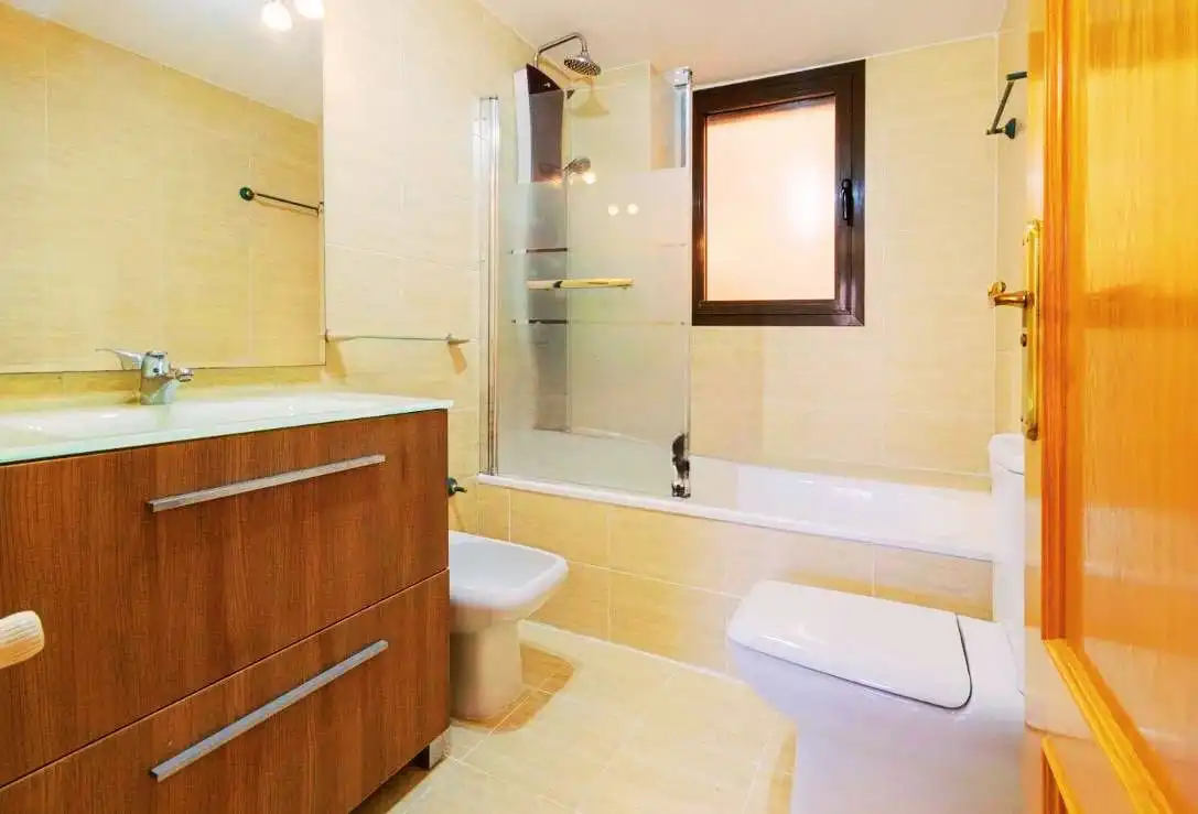 Baño de Piso en venta en Madrid con Aire acondicionado, Calefacción y Trastero