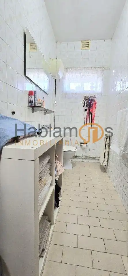 Baño de Piso en venta en Vilagarcía de Arousa con Calefacción, Terraza y Trastero