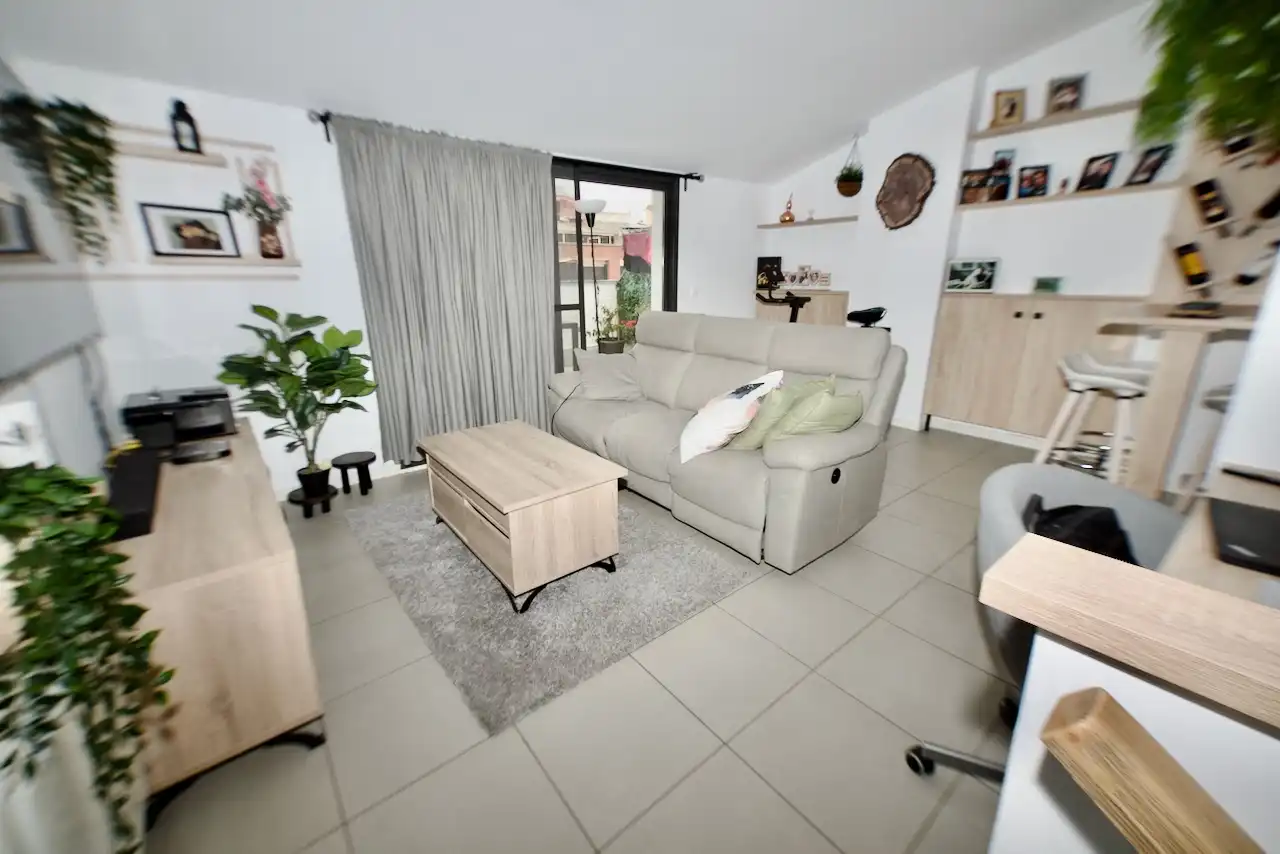 Sala de estar de Piso en venta en Terrassa con Aire acondicionado, Calefacción y Terraza