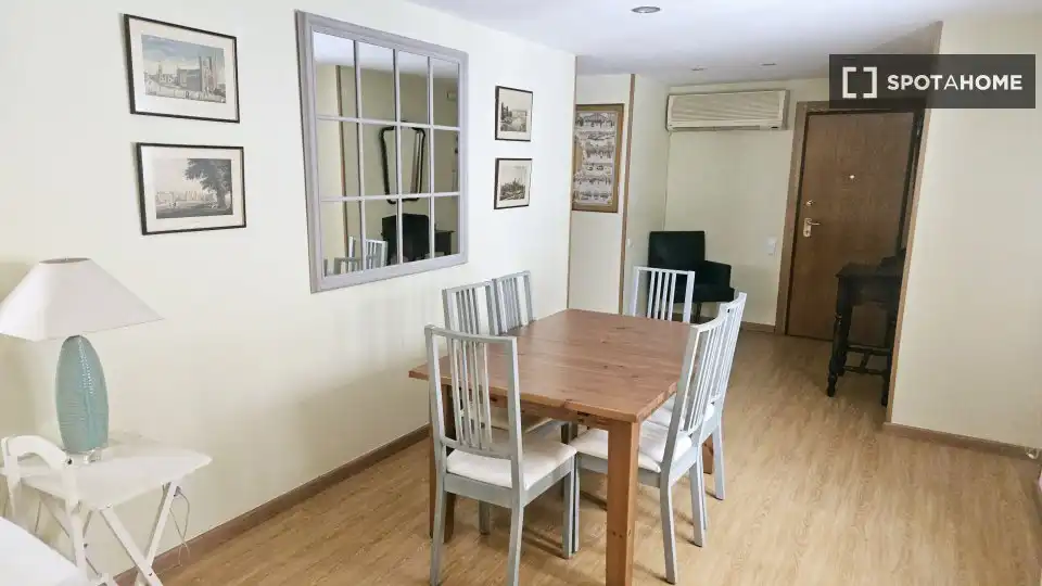 Menjador de Apartament per a compartir en Murcia amb Aire condicionat, Terrassa i Moblat