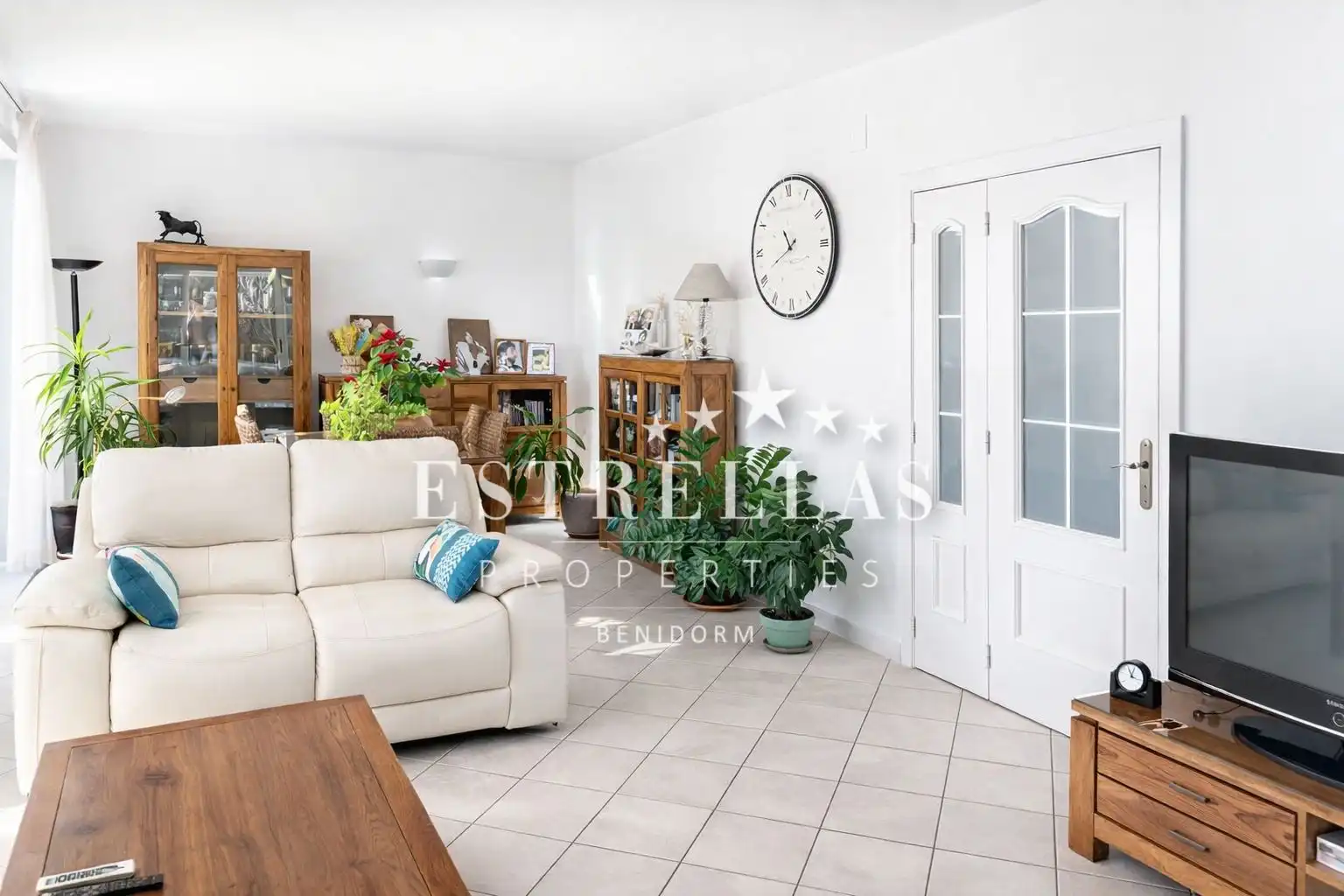 Sala de estar de Casa o chalet en venta en La Nucia con Aire acondicionado, Calefacción y Jardín privado