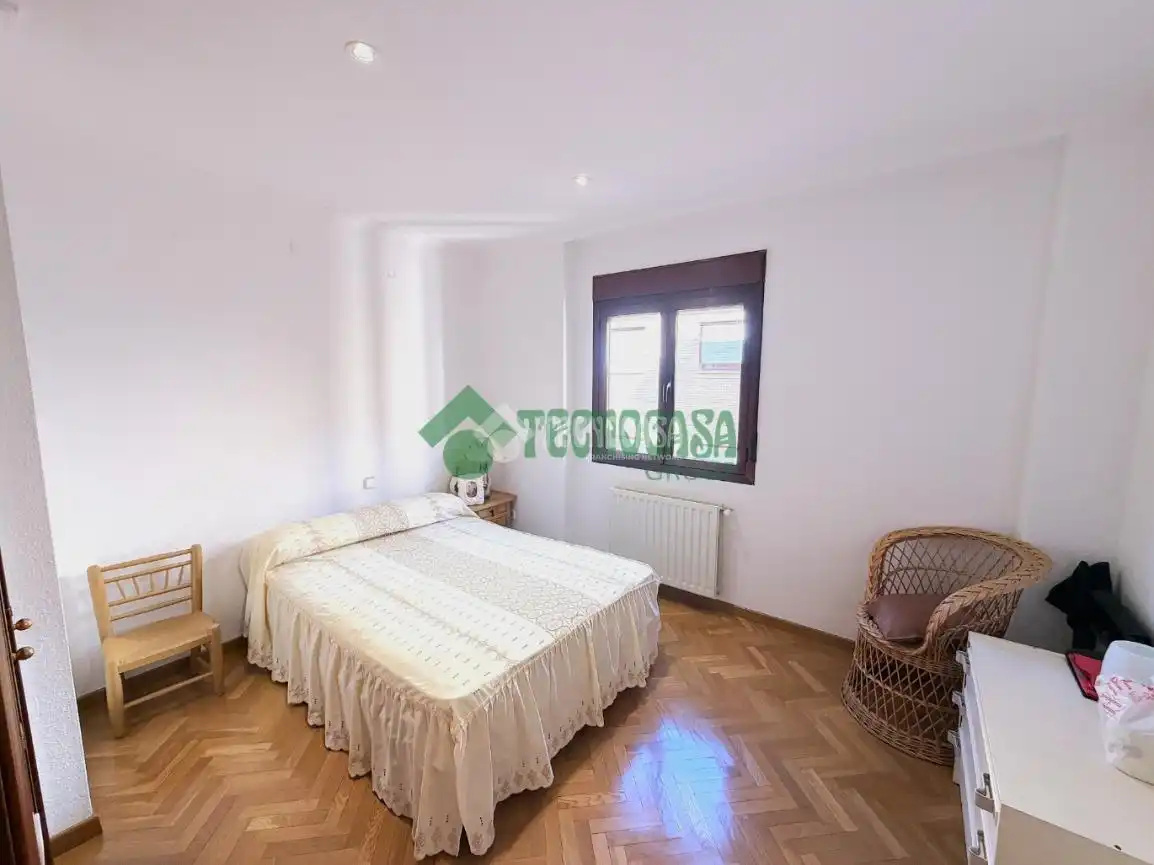 Bedroom of Flat for sale in Cuenca  with Air Conditioner, Heating and Terrace