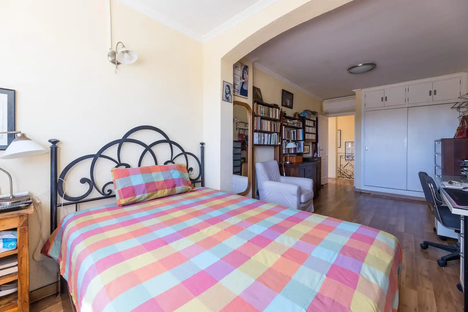 Schlafzimmer von Einfamilien-Reihenhaus zum Verkauf in Ses Salines mit Klimaanlage, Heizung und Terrasse
