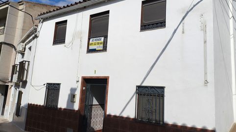 Foto 2 de Casa o chalet en venta en Calle Victoria Eugenia, 1, Mengíbar, Jaén
