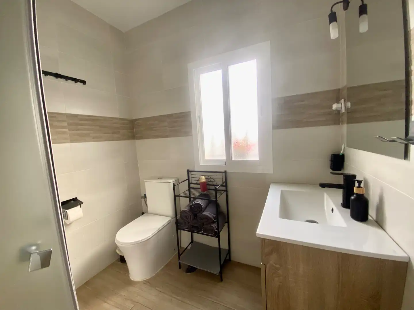 Bany de Apartament en venda en El Puerto de Santa María amb Aire condicionat i Moblat