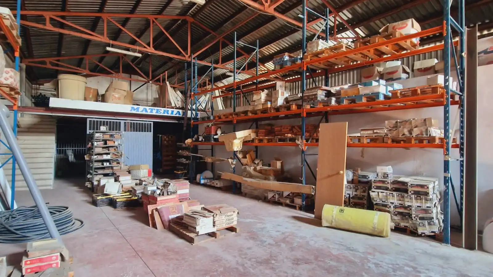 Local comercial en venta en Avenida Mariana Pineda, imagen 4