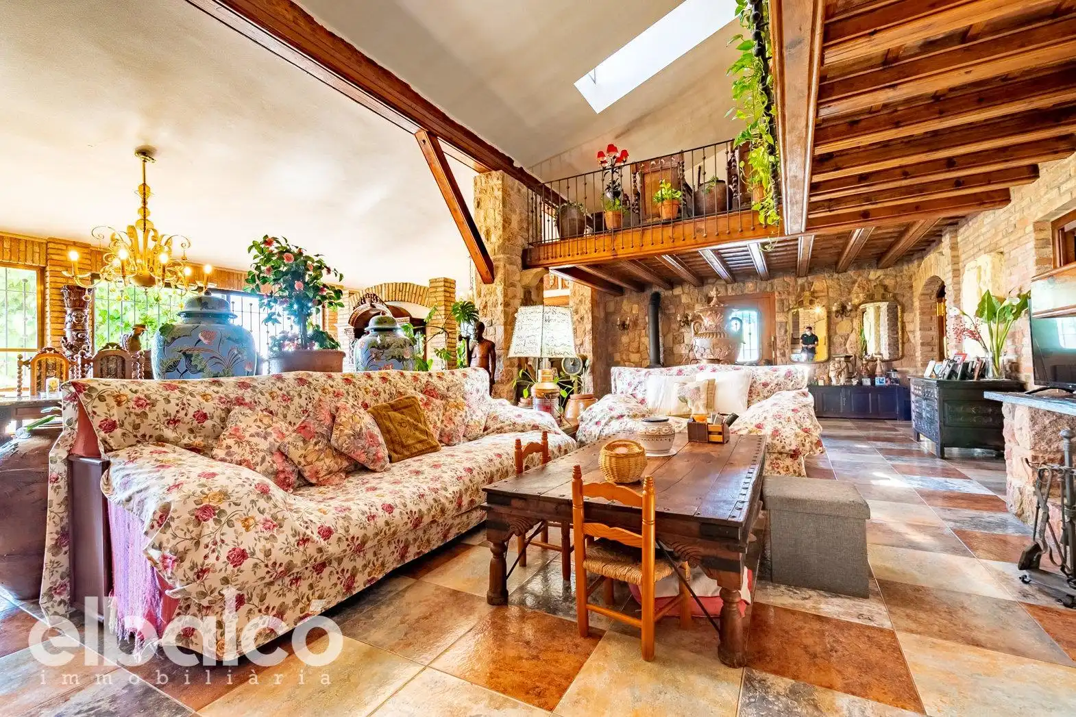 Sala de estar de Casa o chalet en venta en El Milà con Aire acondicionado, Jardín privado y Terraza