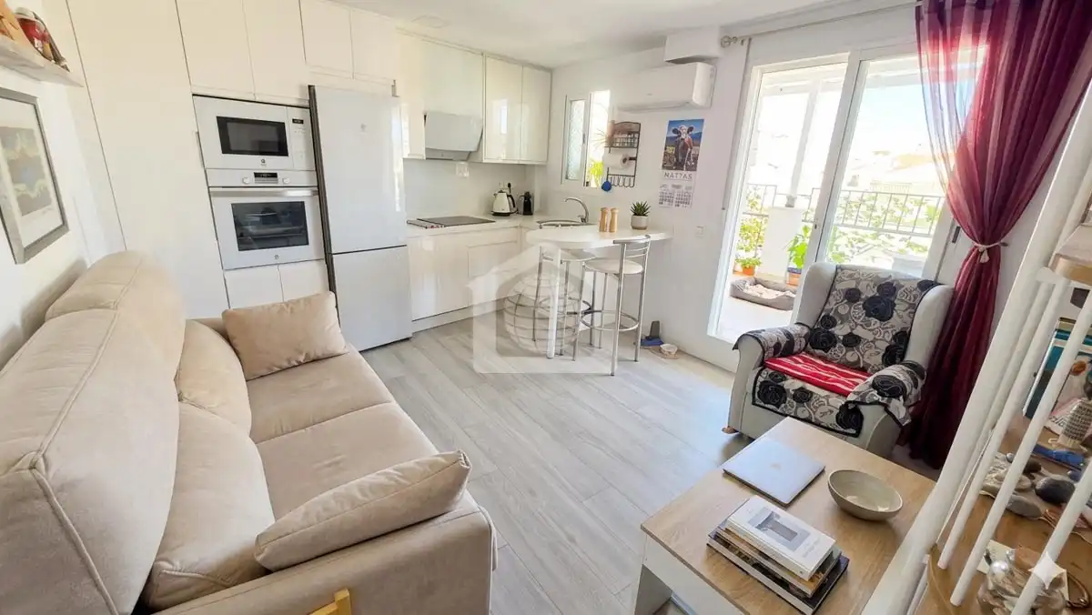 Sala d'estar de Apartament en venda en Marbella amb Aire condicionat i Terrassa