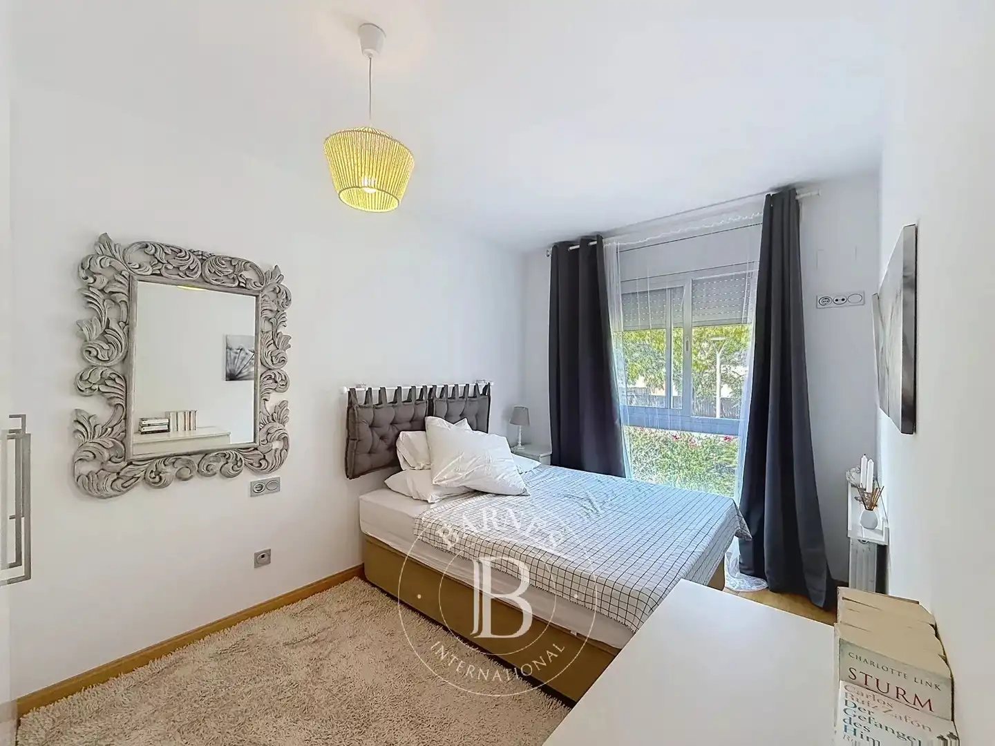 Habitación de Casa adosada en venta en Mataró con Aire acondicionado, Calefacción y Jardín privado