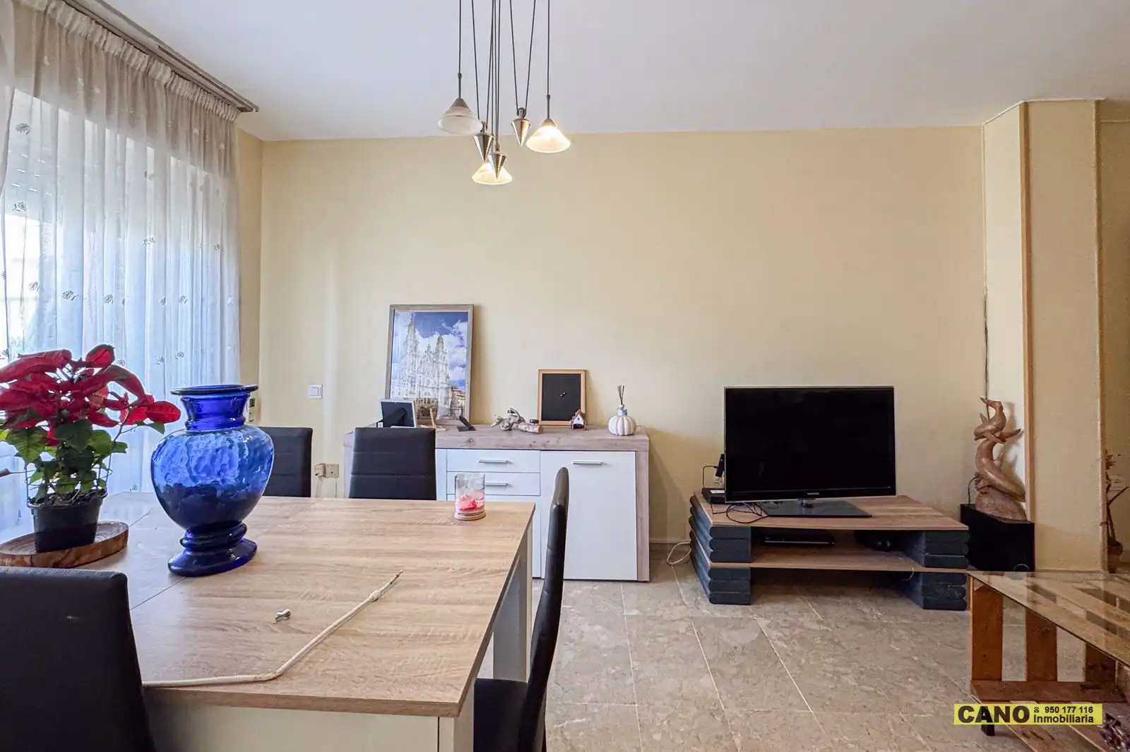 Comedor de Piso en venta en Roquetas de Mar con Terraza, Trastero y Piscina