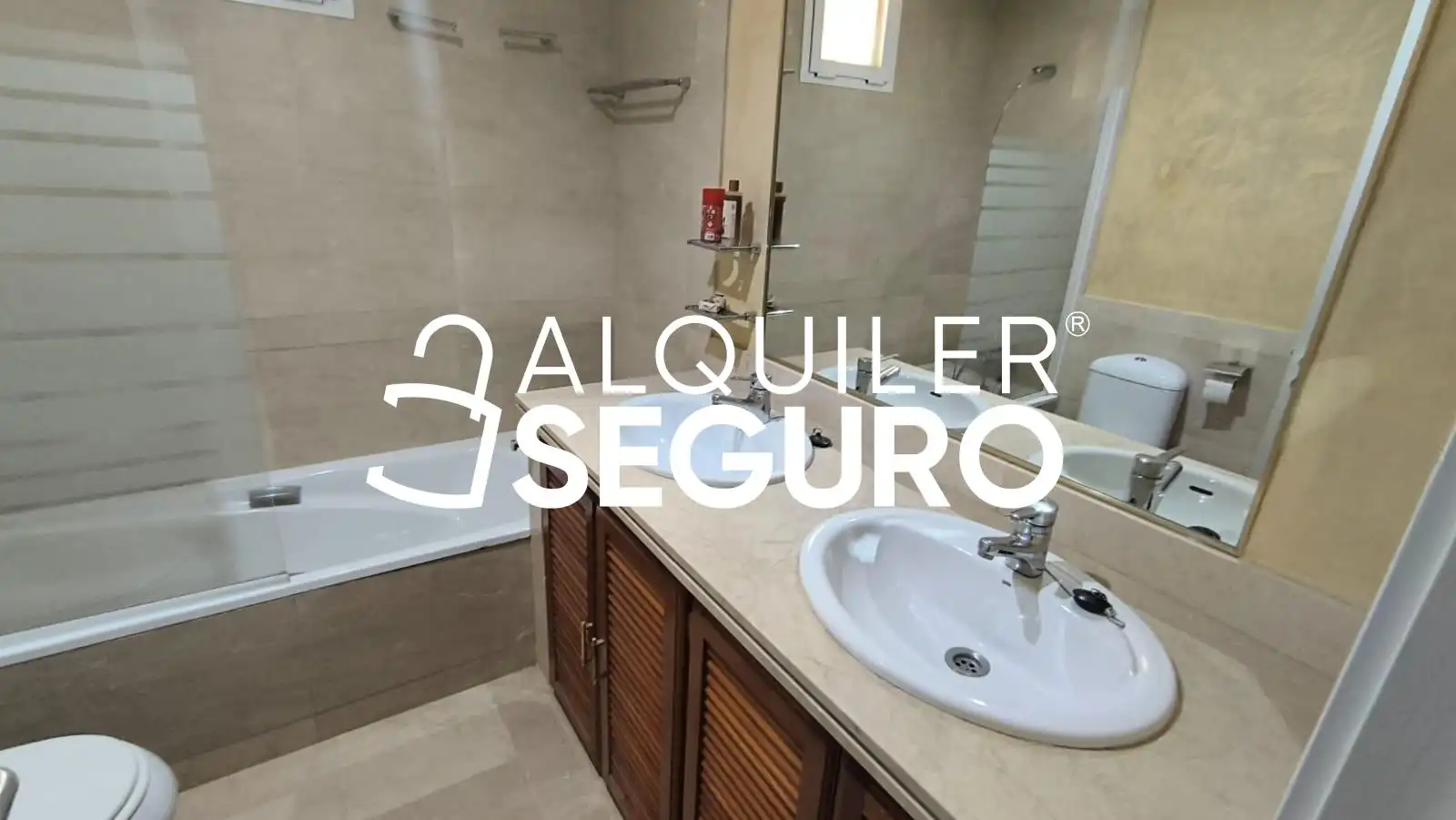 Baño de Casa o chalet de alquiler en Almensilla con Trastero, Piscina y Amueblado