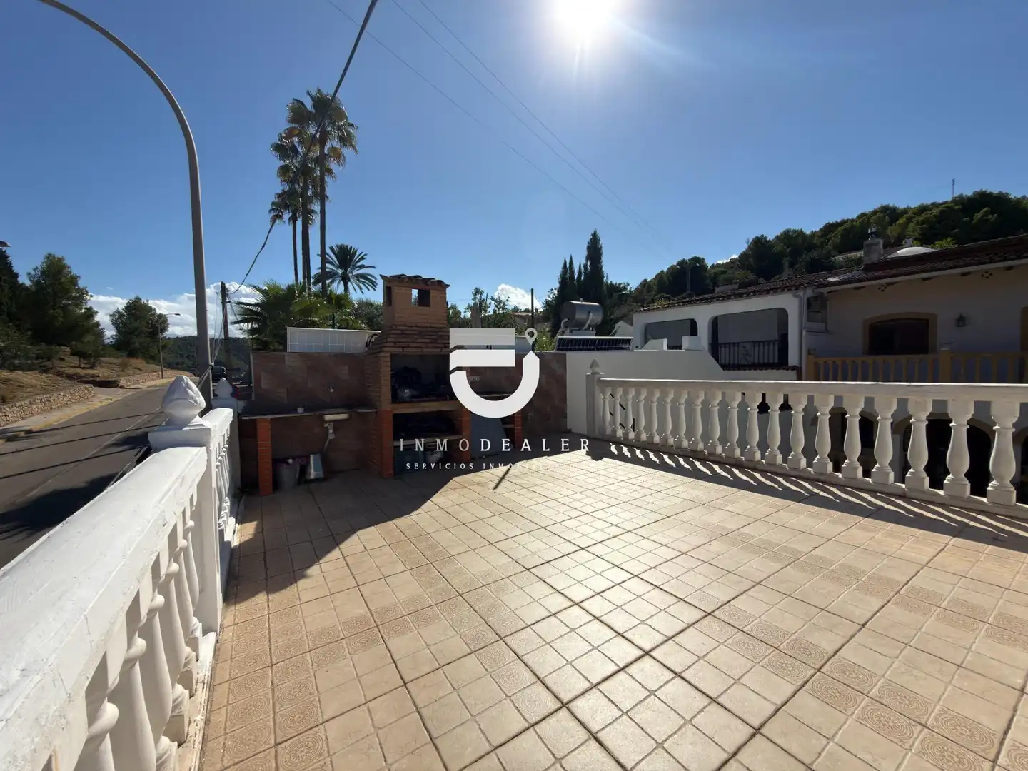 Vista exterior de Casa o xalet en venda en Oliva amb Aire condicionat, Terrassa i Piscina
